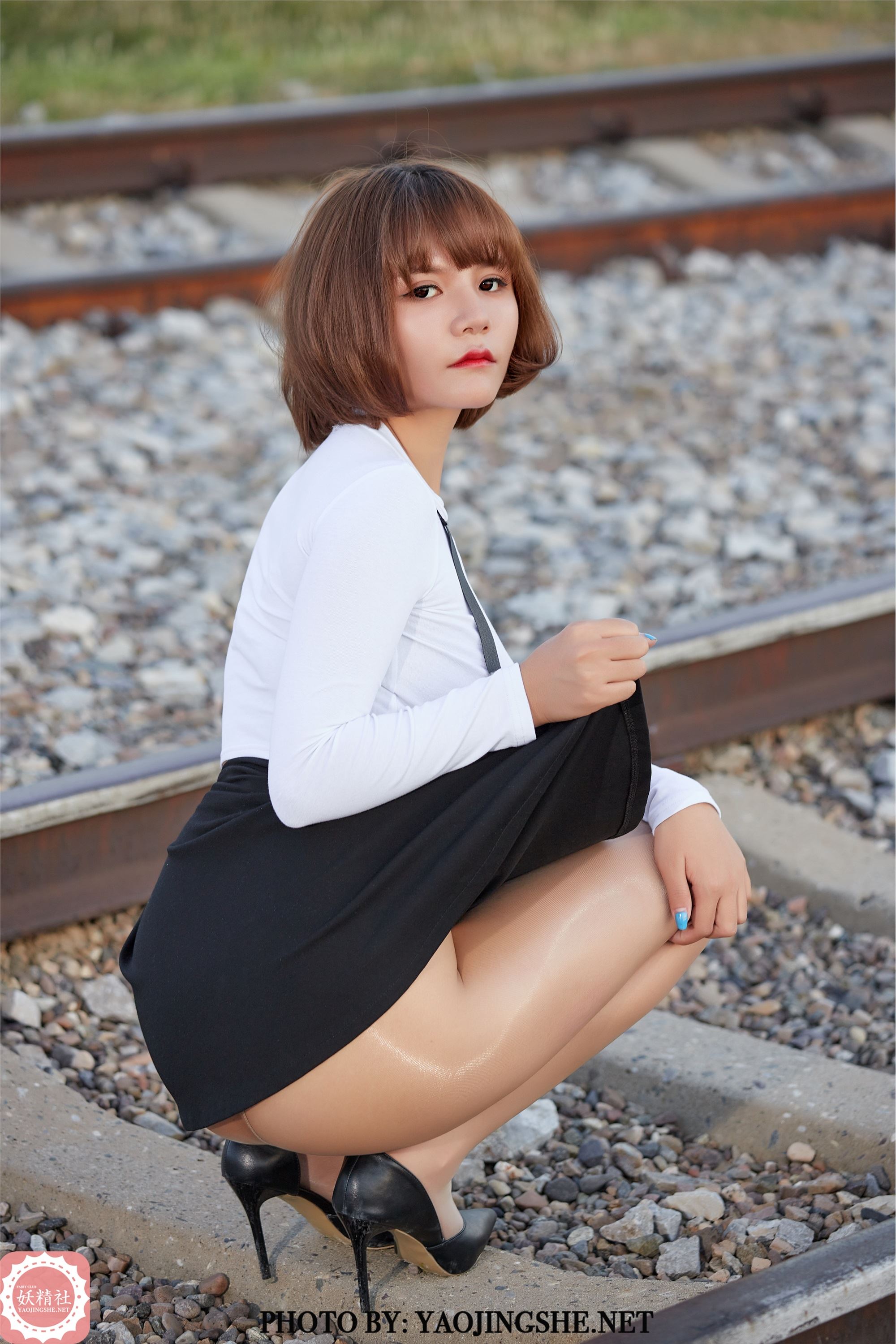 妖精社  2020.11.28 T2042《逆光车站》唐飞飞